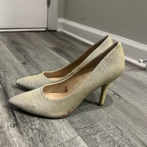 Marc New York Gold Glitter w Cream undertone Heels
